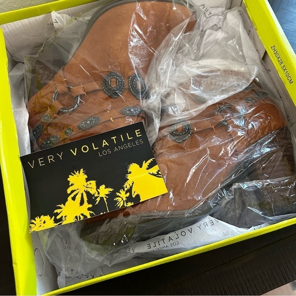 Very Volatile Hereford Whiskey Heeled  Booties Size 6 New In Box Cowgirl Boots - Picture 8 of 8